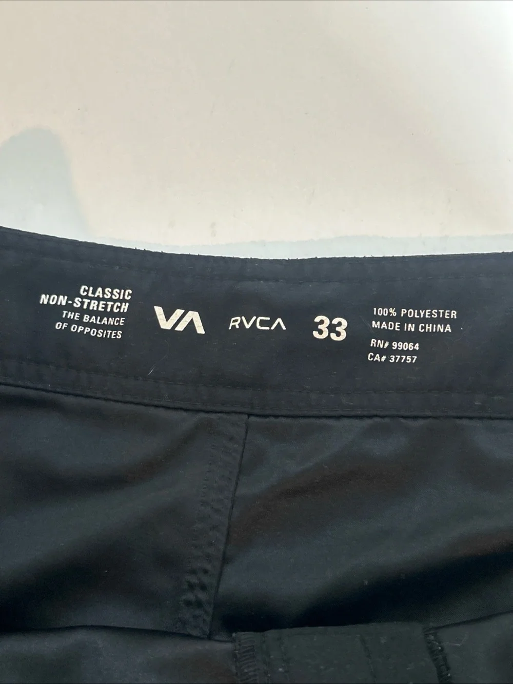 RVCA Men’s Black Board Shorts Swim Trunks Cargo Pocket Size 33